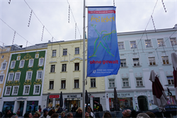 Hissen der Fahne "Gewaltfrei leben" Frauenhaus am 20.11.2018